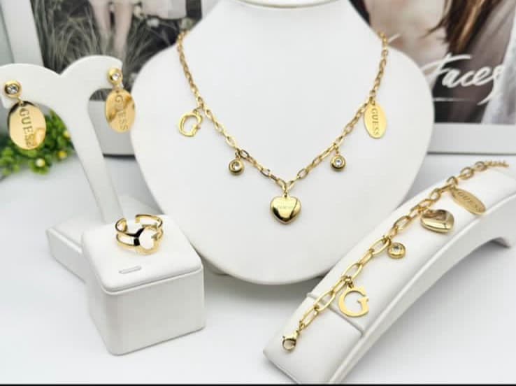 Guess Heart Charm Jewelry Set
